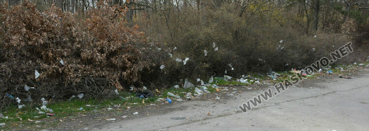 Изхвърлиха стари гуми и отпадъци в „Кенана“