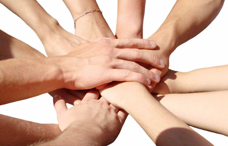 Съучениците на абитуриента Е.Е.М.застават зад него, готови да свидетелстват в съда ,че не е убиец