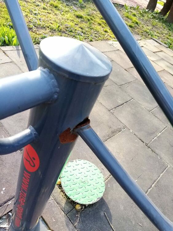 Посегателства върху спортната площадка за децата с увреждания в Димитровград