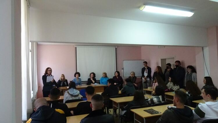 Магистрати с лекции за съдебната власт в СУ"Й.Йовков"