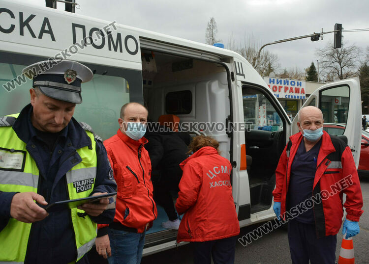 Трима пострадаха при катастрофа до Зеленчуковия пазар