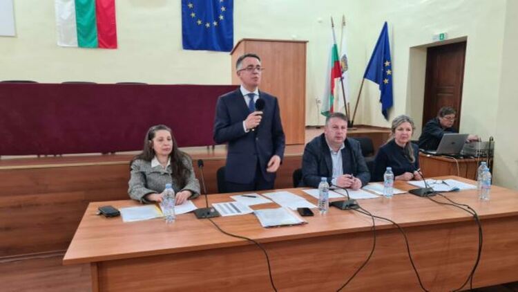 Хасан Азис: Бюджетът на община Кърджали за 2022 година е кризисен, но и социален и инвестиционен