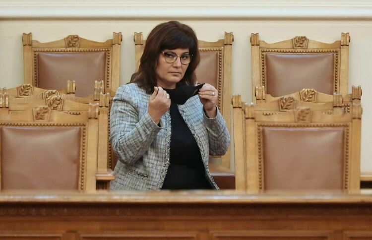 Здравният министър и РЗИ по места ще налагат временни епидемични мерки след 1 април