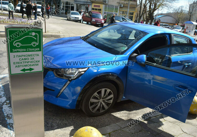 Изграждат още 2 зарядни станции за електромобили в Хасково