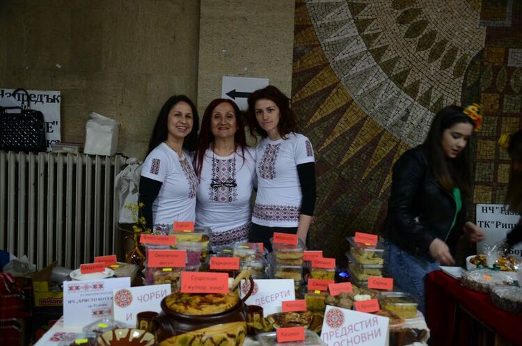 В Рудозем си спретнаха кулинарна битка. Събраните средства отиват за лечението на Дани от Смолян