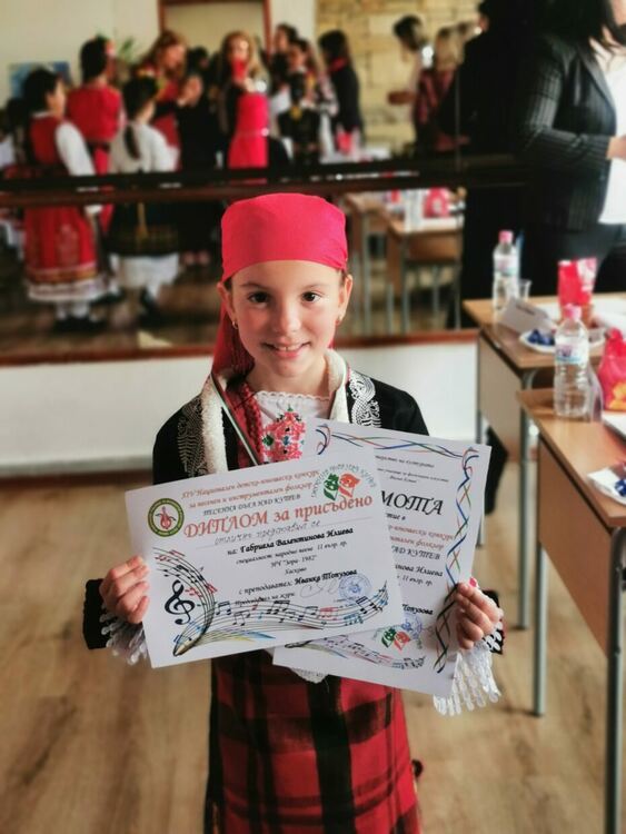 7 златни медала за изпълнителите на "Зора-Зорничка" от национален конкурс