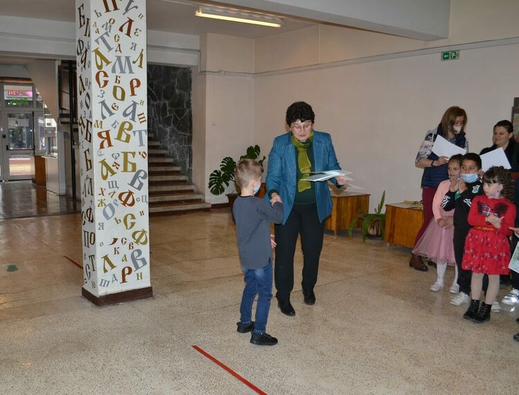 „Моята родина” – национално състезание за родолюбци, СУ "Св.св. Кирил и Методий" поздравявя своите първенци