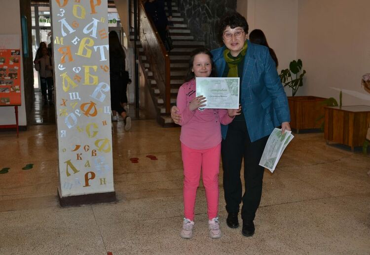 „Моята родина” – национално състезание за родолюбци, СУ "Св.св. Кирил и Методий" поздравявя своите първенци