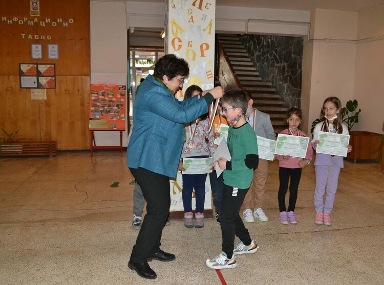 „Моята родина” – национално състезание за родолюбци, СУ "Св.св. Кирил и Методий" поздравявя своите първенци