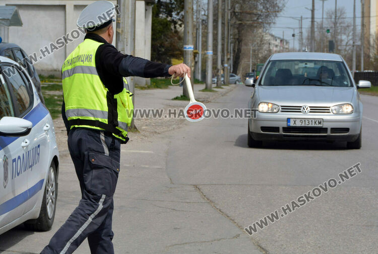 КАТ с акция за колани и каски в Хасковско