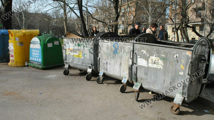 Обвиниха жената от Димитровград, хвърлила мъртвото си бебе в боклука, за смъртта му