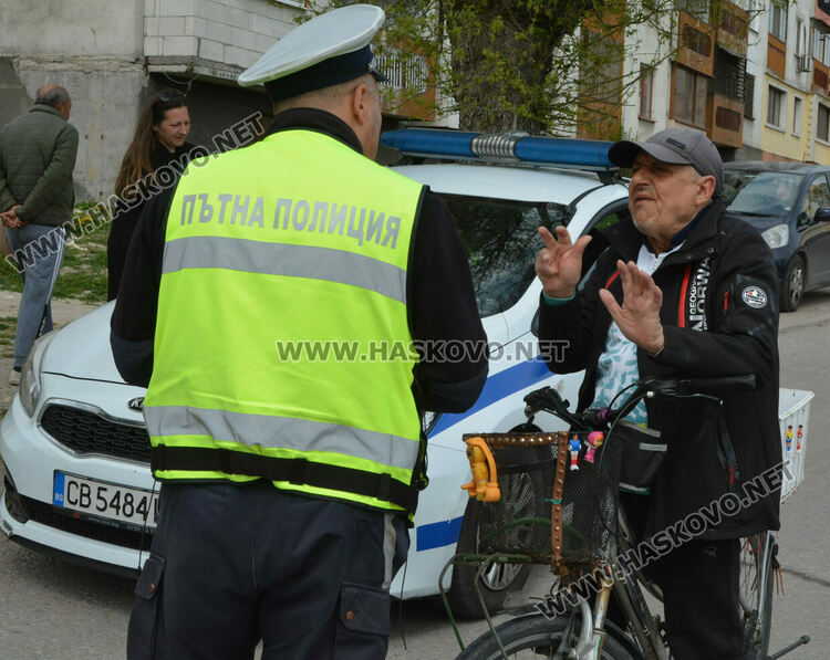 КАТ с акция за колани и каски в Хасковско