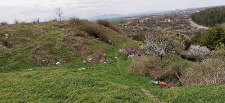 Хасковлийка: Край кв. „Хисаря“ има купища боклуци