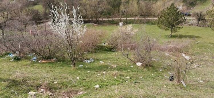 Хасковлийка: Край кв. „Хисаря“ има купища боклуци