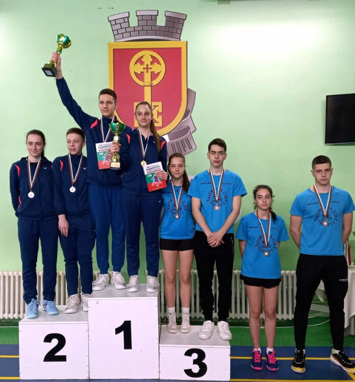 9 медала за бадминтонистите на Хасково от Държавния шампионат
