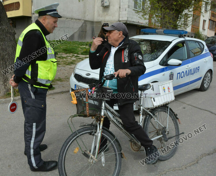 КАТ с акция за колани и каски в Хасковско