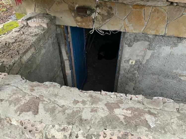 Украйна съобщи, че е открита стая за изтезания в Буча, пълна с трупове