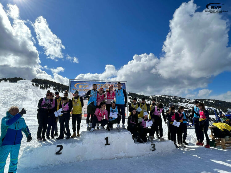 Смолян и Варна първенци в първия турнир по  снежен волейбол под вр.Перелик