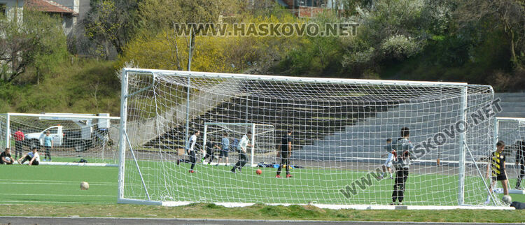 Подобрения по стадион „Младост“ –поливна система и осветление