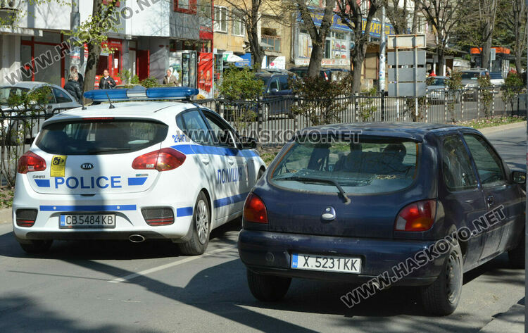 Акт за водач, преминал на червен светофар пред полицаи в Хасково