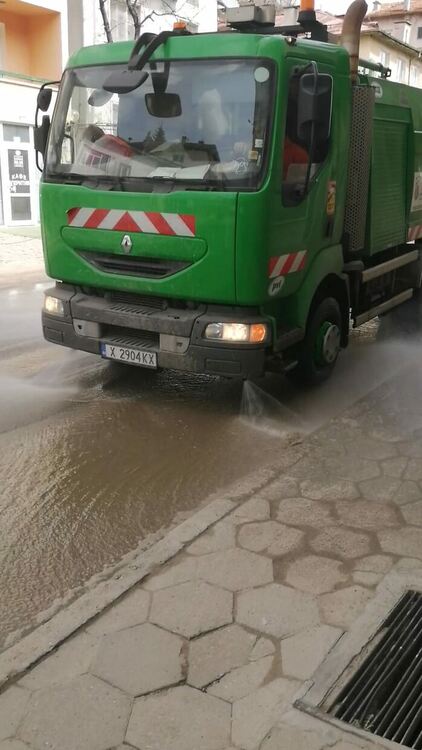 Мрънкаме, философстваме ...и хвърляме боклуци където и както ни дойде /галерия/