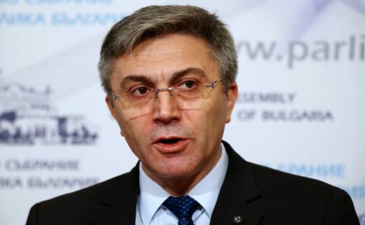 Карадайъ се разкрещя на репортер на "Капитал" в кулоарите на парламента