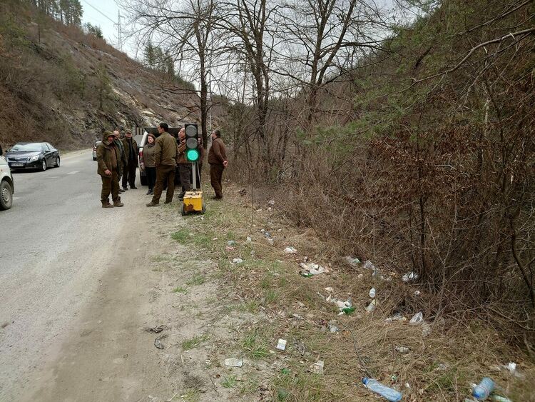 Мрънкаме, философстваме ...и хвърляме боклуци където и както ни дойде /галерия/