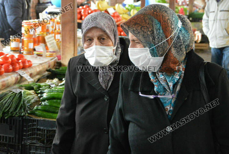 Яйцата в Хасково поскъпнаха плавно преди Великден, скок в цените на козунаците и курабиите