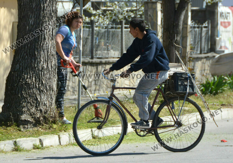 Роми налазиха разрушена сграда, арестуваха 8 души за кражби на метал