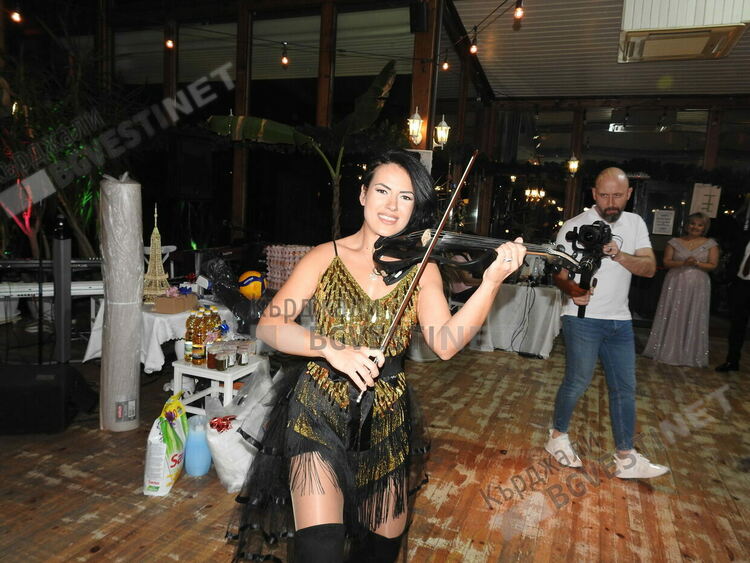 Таня Стрингс