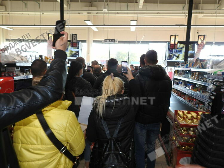 Търговията в Кърджали зацикля, търсят се спешно продавач- консултанти