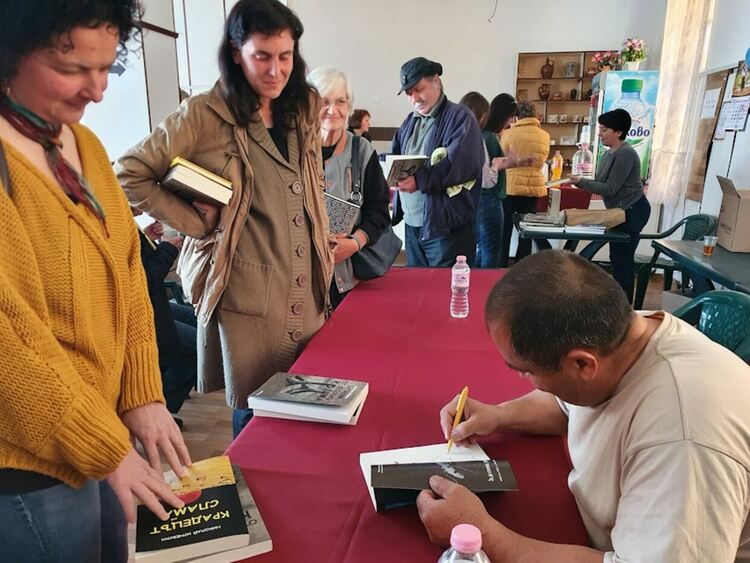 Вместо репортаж от срещата на бряговци с писателя Николай Илчевски