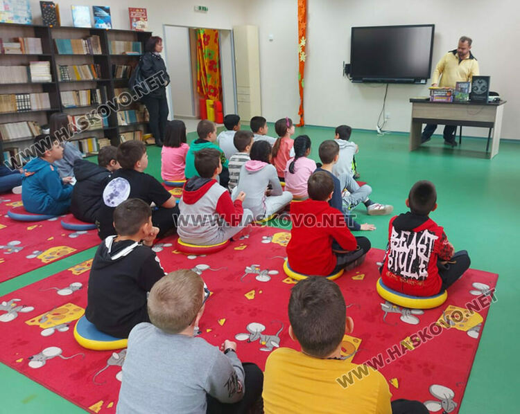 Авторът на приказки-игри Никола Райков гостува в “Шандор Петьофи”