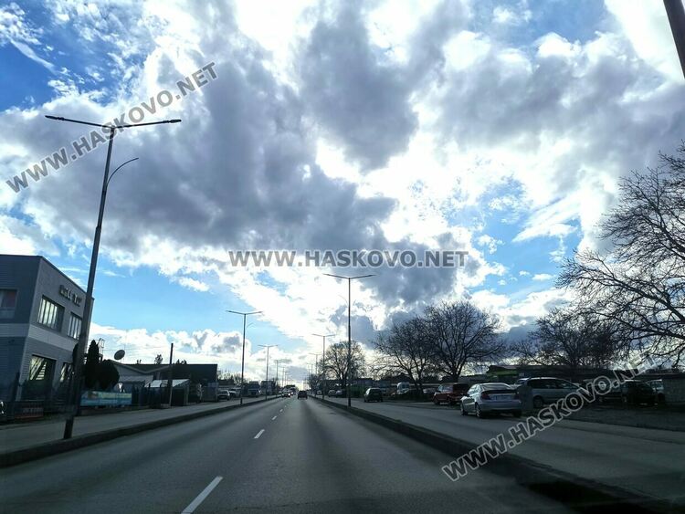 Жълт код за силен вятър в Хасковско и слаб дъжд