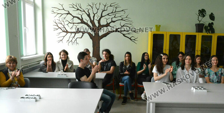 Открит урок и електронна книжка за 50 г. от създаването на ПМГ-Хасково