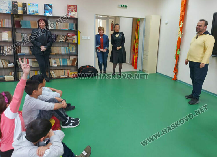 Авторът на приказки-игри Никола Райков гостува в “Шандор Петьофи”