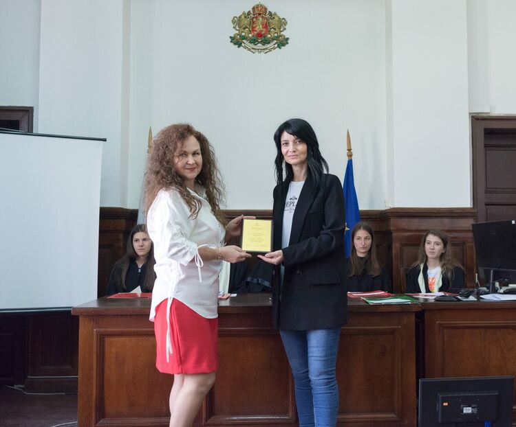 Районен съд - Първомай отвори врати и ученици попълниха съдебния състав