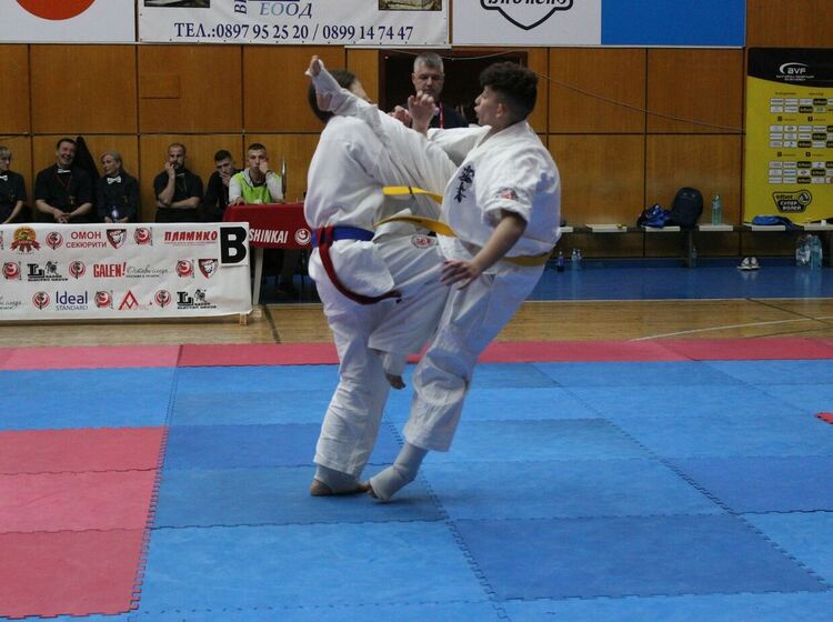 Шест медала за СК "Хамон" - Асеновград от състезание в Севлиево