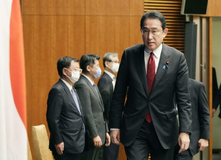 Япония замрази активите на 398 руснаци, сред които дъщерите на Путин