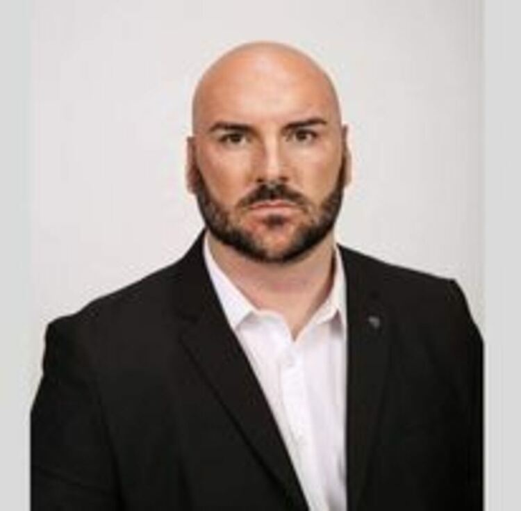 Никола Стоев