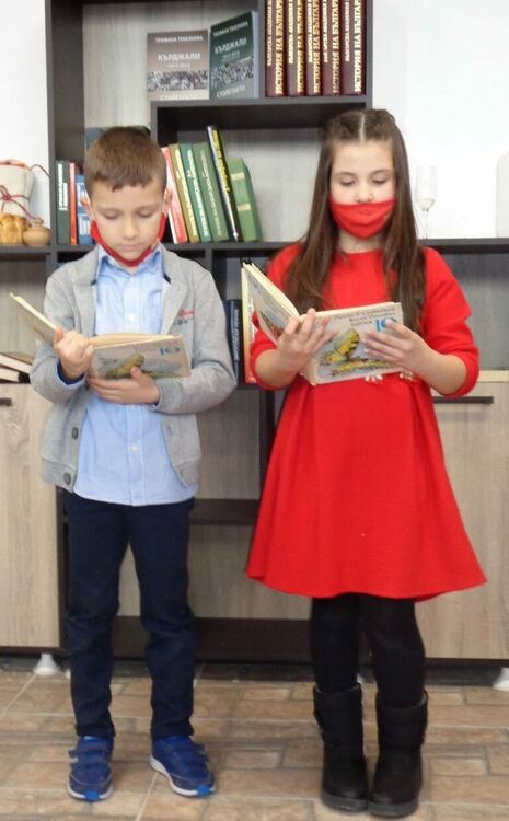 „Маратон на четенето“ по традиция в „Славейков“