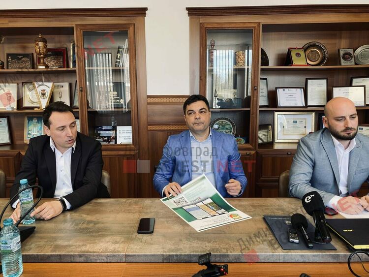 В Димитровград - сканираш QR кода и осъществяваш връзка с общинските институции