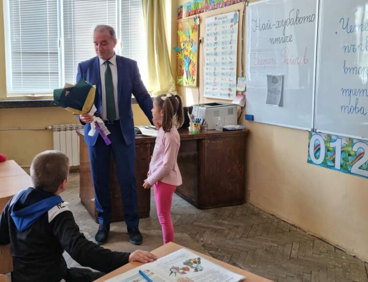 Кметът на Асеновград участва в "Походът на книгите" 