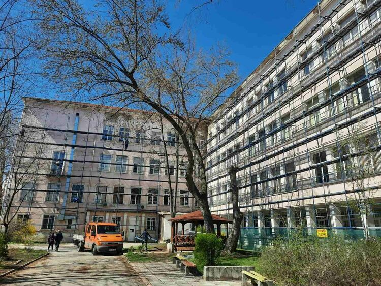 Стартира изграждането на нов корпус със закрит плувен басейн и спортна зала сградата на ОУ „Св. Иван Рилски“ и ПМГ „Христо Смирненски“