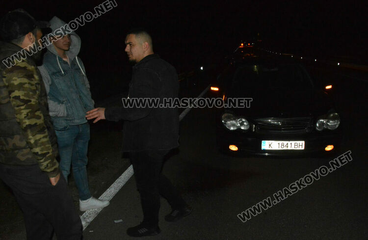 Серия от катастрофи  в безстопанствена крава на влизане в Хасково откъм Кърджали  