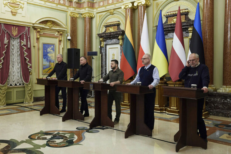 Президентите на Полша, Литва, Латвия и Естония искат отговорност за военните престъпления на Русия