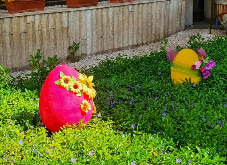 Художниците откриха Великденска изложба