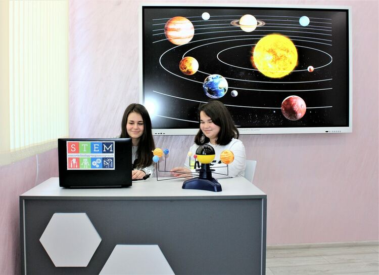 Йовковци - първенци на олимпиадата по астрономия 