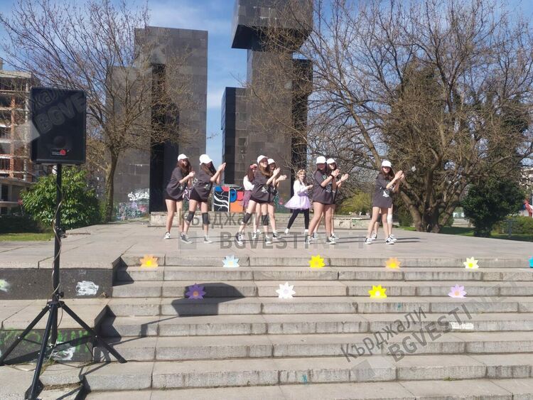 Пролетен детски карнавал събра децата на Кърджали