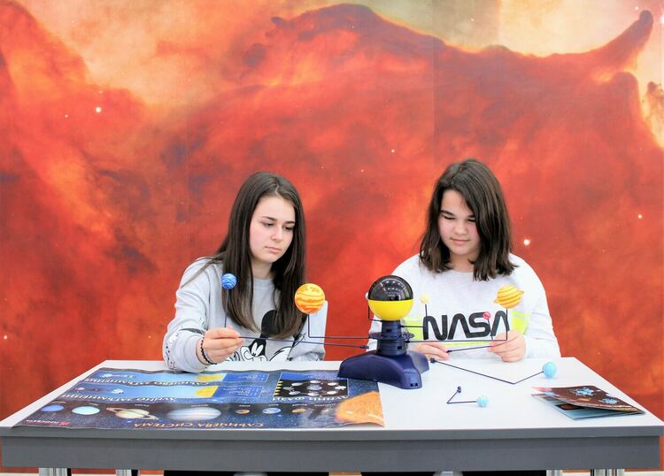 Йовковци - първенци на олимпиадата по астрономия 